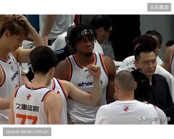 历史性突破，怀特塞德成为CBA首位获得最佳防守球员（DPOY）的外籍球员。